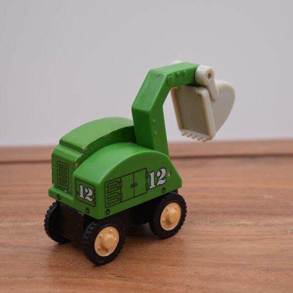 Thomas & Friends The Train ALFIE THE EXCAVATOR Take N Play Diecast Metal 2004 - Picture 6 of 7